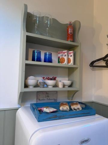 The Little Garden Hideaway With Stunning Sea Views And Garden Bed & Breakfast Holyhead Exterior photo