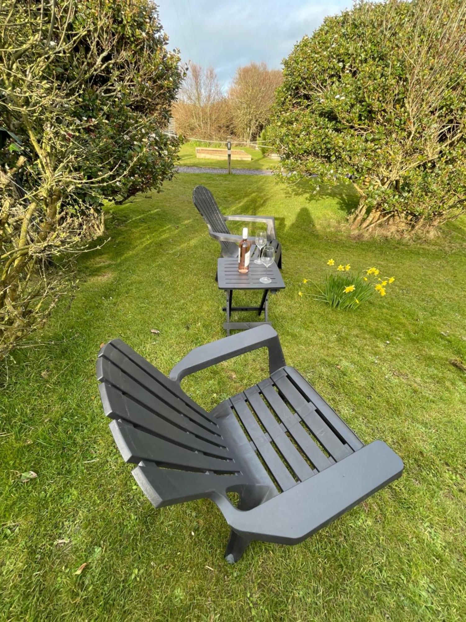 The Little Garden Hideaway With Stunning Sea Views And Garden Bed & Breakfast Holyhead Exterior photo